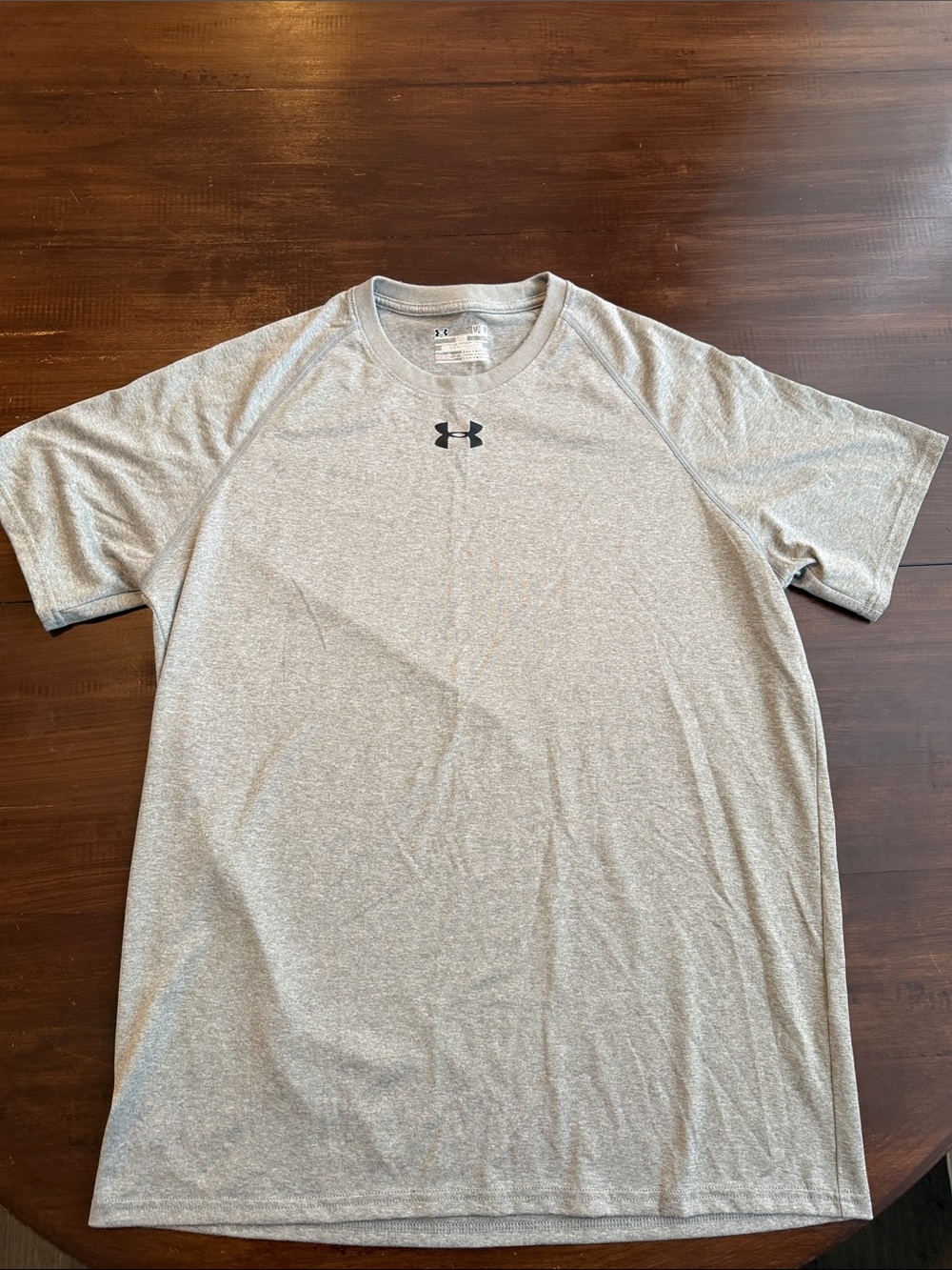 Under Armour Men’s Short Sleeve Performance Tee in Light Gray with Black Logo 13